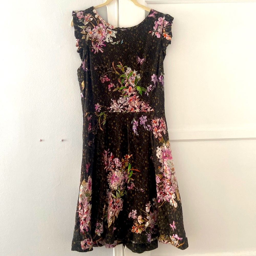 Moody floral eyelet dress